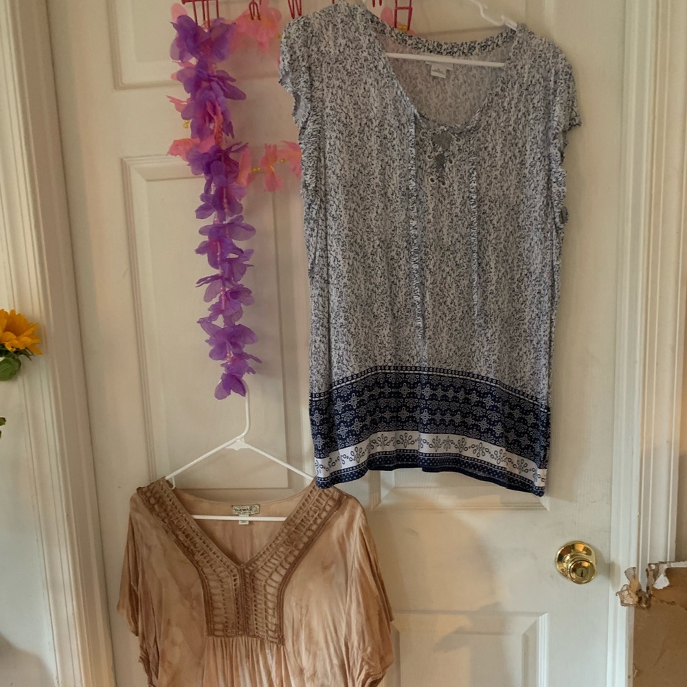 2 women’s large shirts